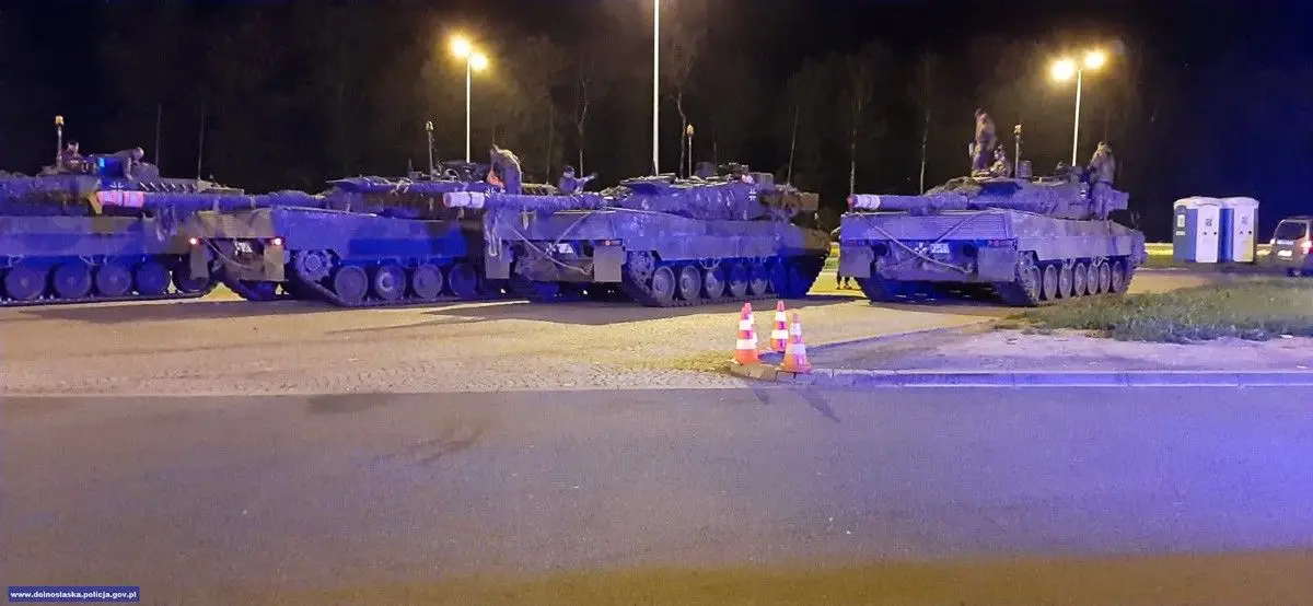 Policja i czołgi na A4 i A18