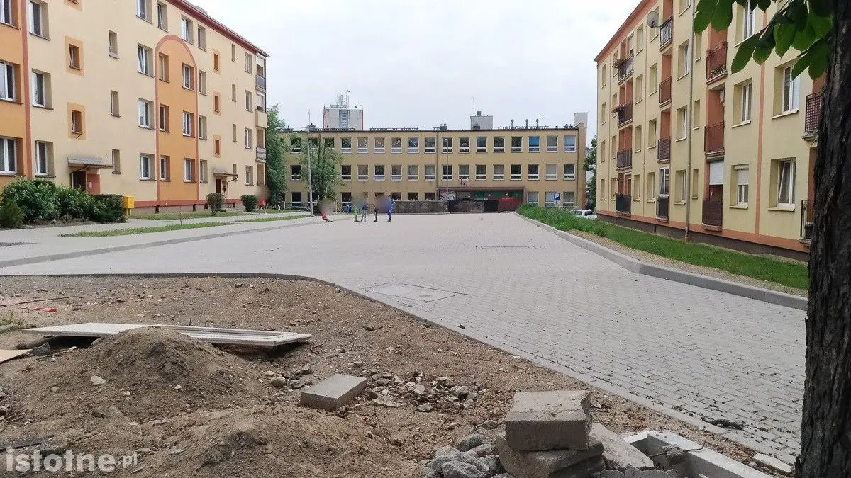 Co z parkingami przy Słowackiego?