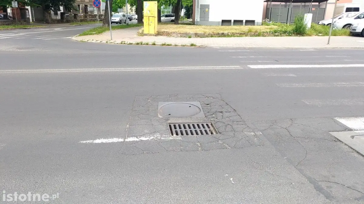 Studzienka przy ulicy Chrobrego w Bolesławcu