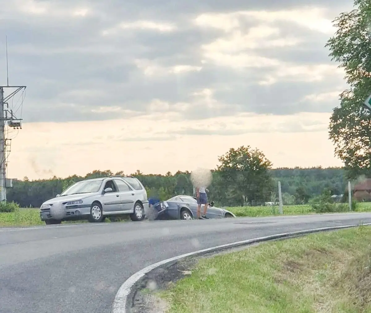 Kompletnie pijany kierowca bez prawa jazdy zatrzymany w Parowej