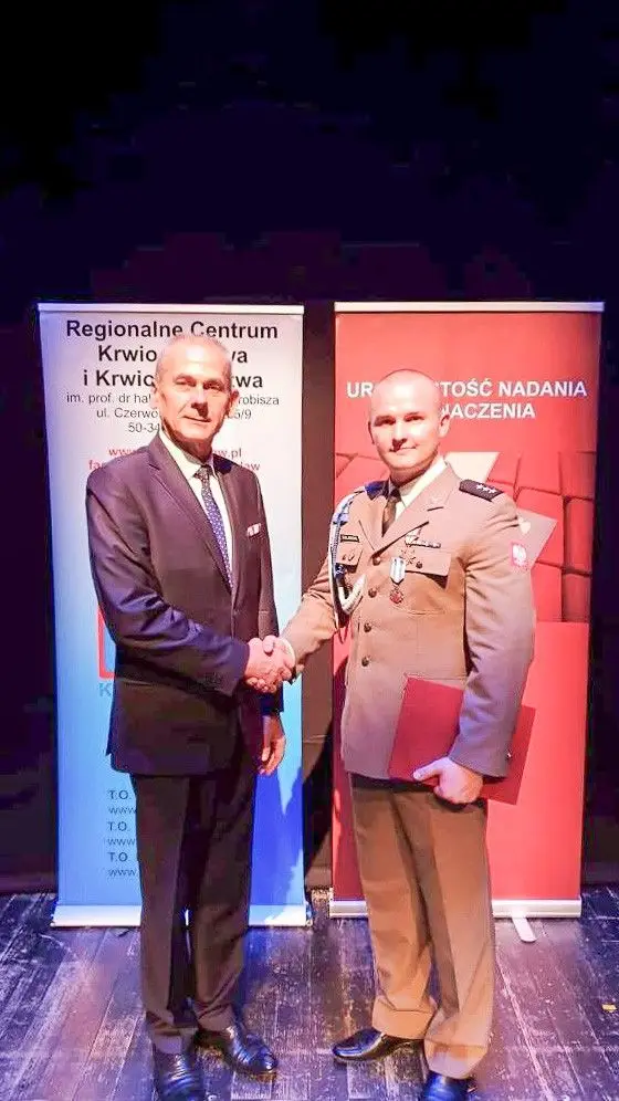 Pancerny krwiodawca por. Łukasz Stelmasiak doceniony przez ministra zdrowia