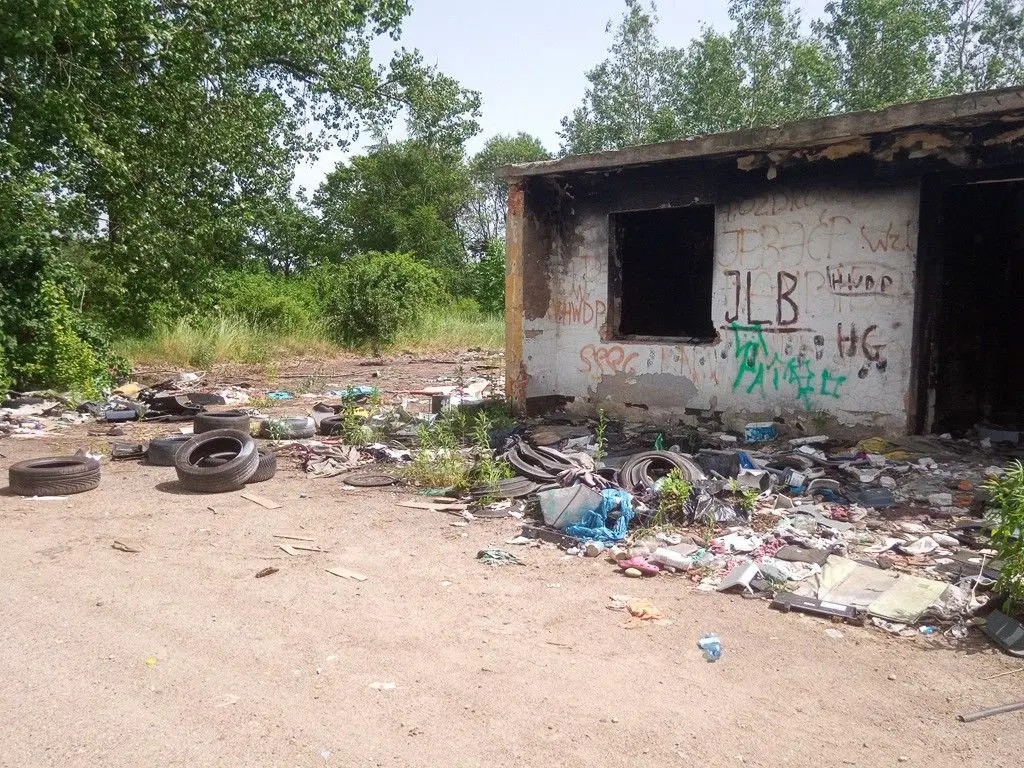 Przerażający bałagan na Kolonii Staszica