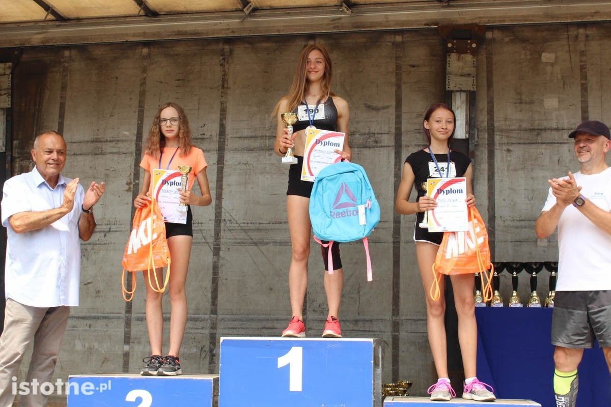 Zwycięzcy Letniego Biegu Między Mostami