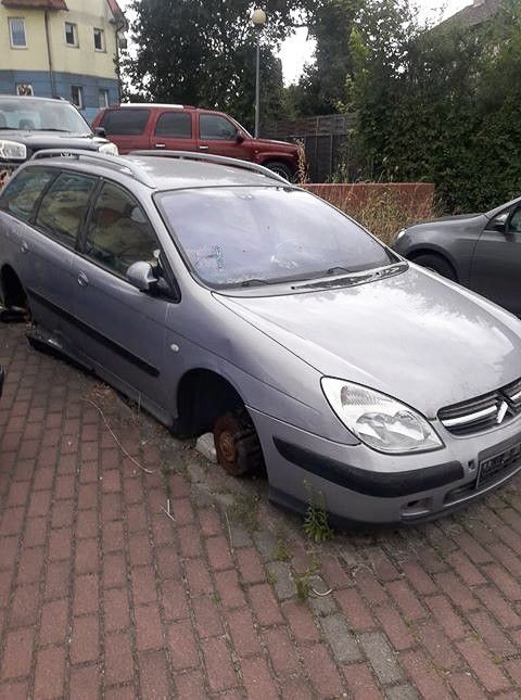 Wrak przy ul. Piastów w Bolesławcu