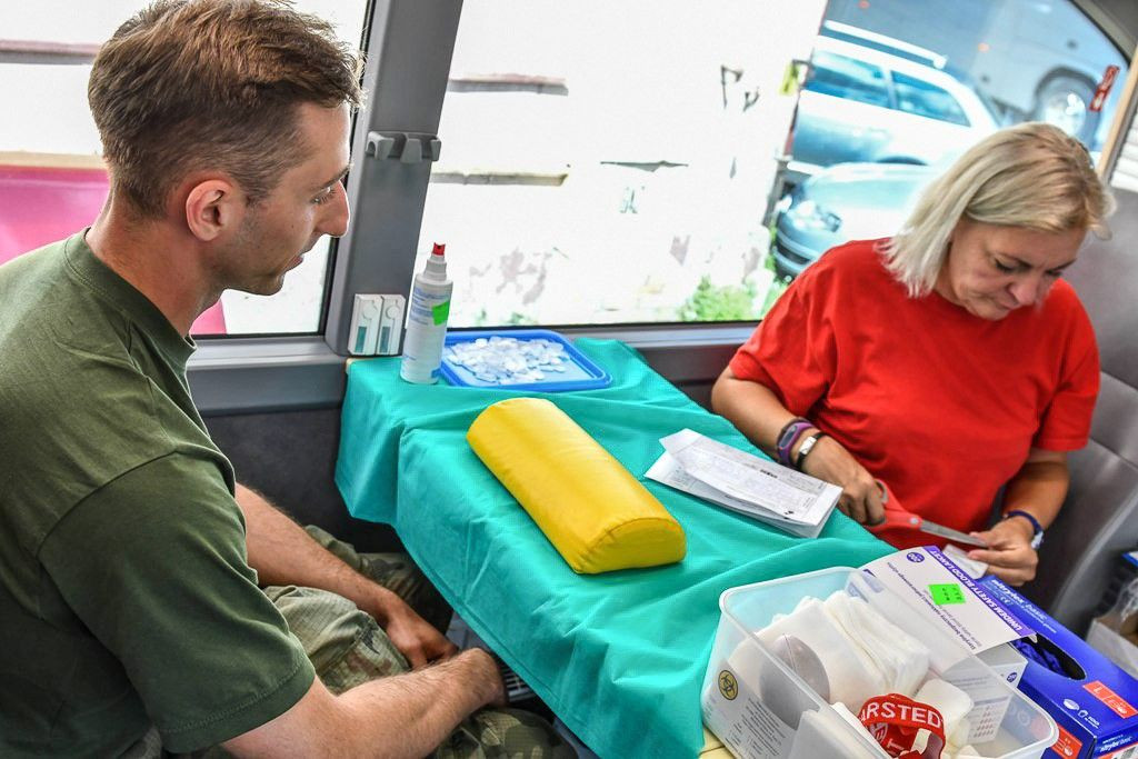 Szkolący się u pancerniaków studenci oddali krew