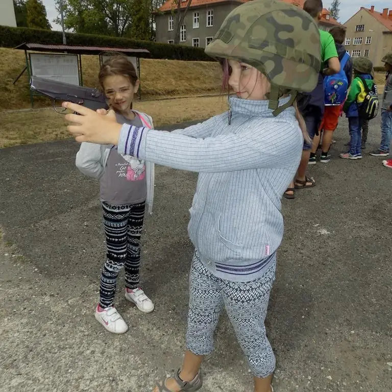 Wakacje z artylerzystami