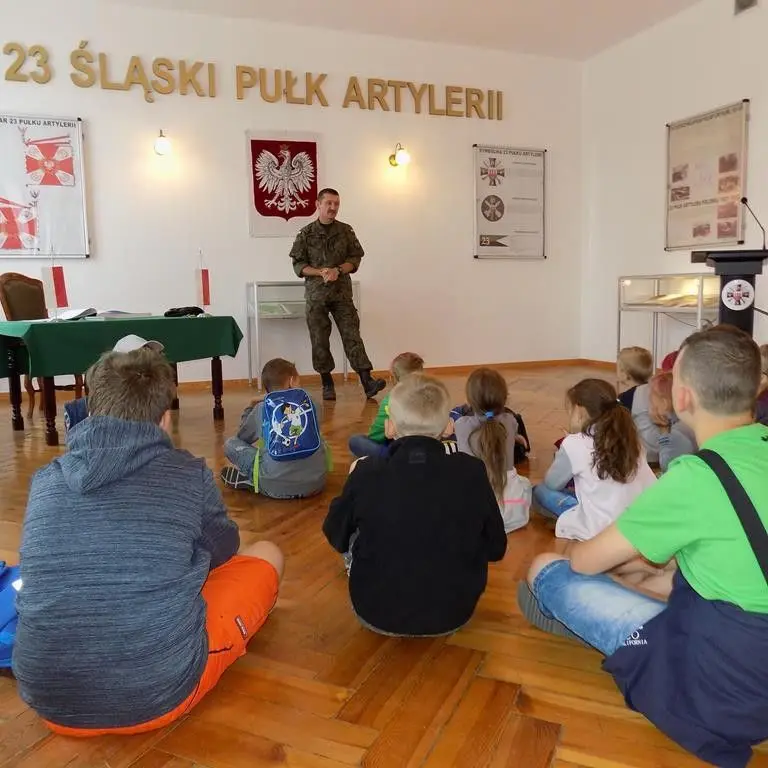 Wakacje z artylerzystami
