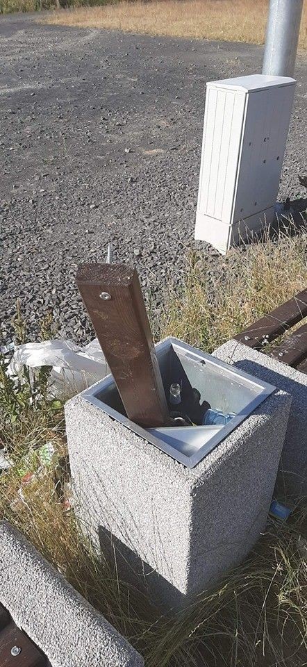 Zdemolowana infrastruktura boiska KS Milików