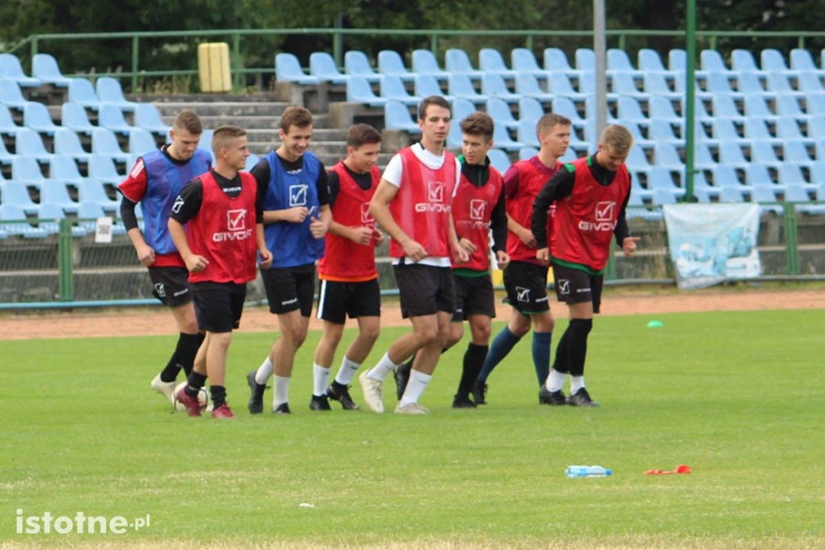 Piłkarze BKS w czasie treningu