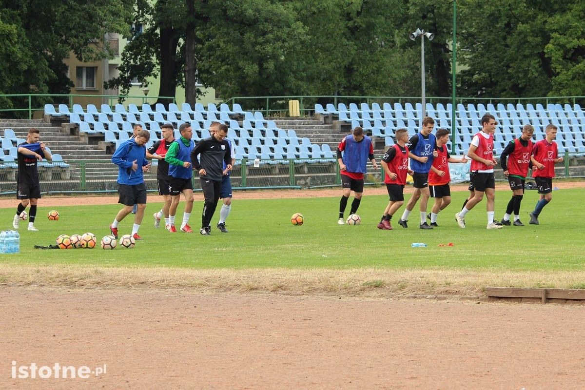 Piłkarze BKS w czasie treningu