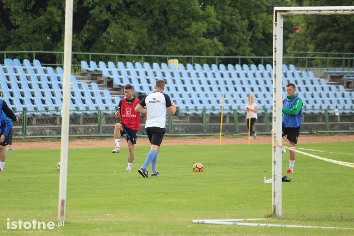 Piłkarze BKS w czasie treningu
