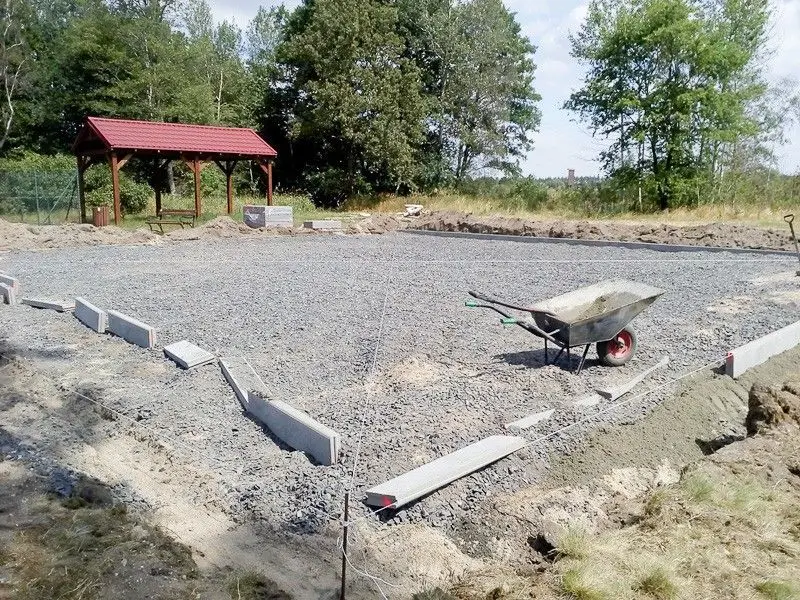Budują place zabaw w Różyńcu, Krzyżowej, Wierzbowej i Pasterniku