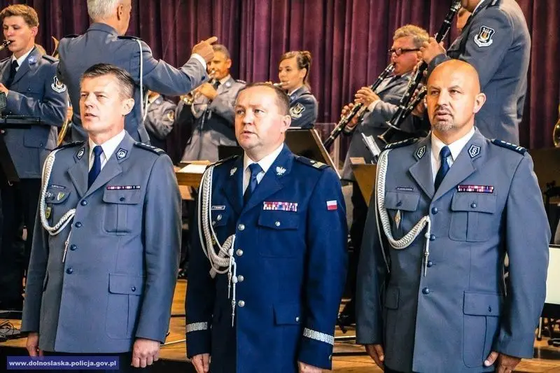 Ślubowanie nowo przyjętych policjantów. Jeden z nich służyć będzie w Bolesławcu