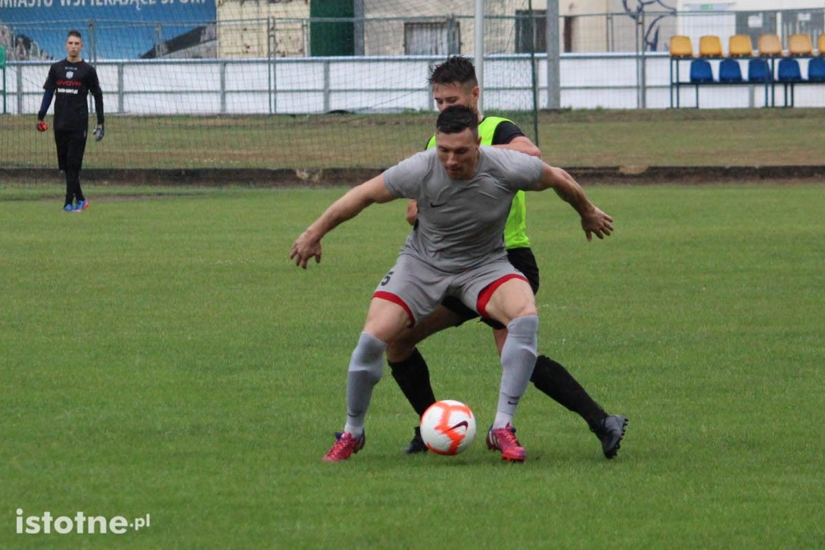 BKS pewnie wygrywa sparing KS Stare Jaroszowice