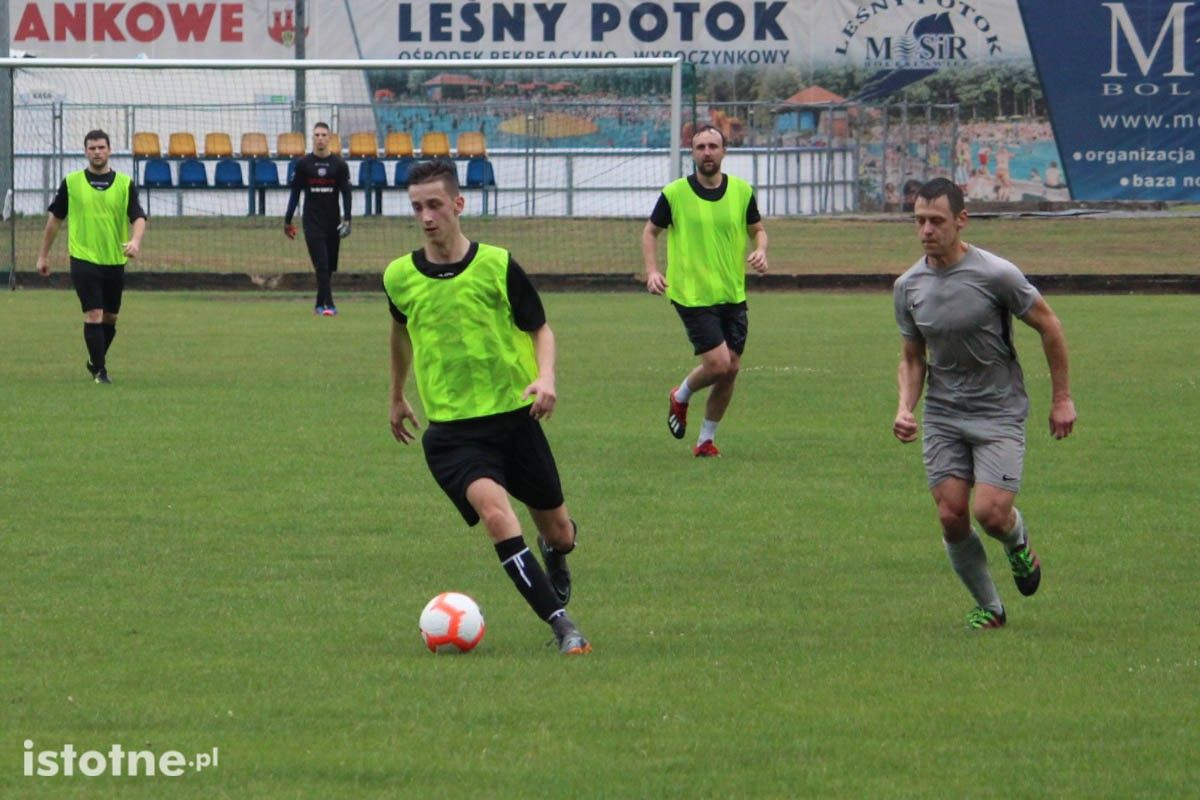 BKS pewnie wygrywa sparing KS Stare Jaroszowice