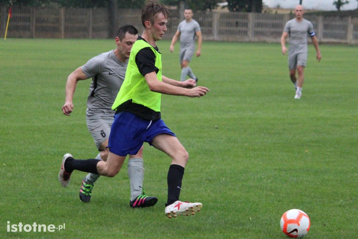 BKS pewnie wygrywa sparing KS Stare Jaroszowice