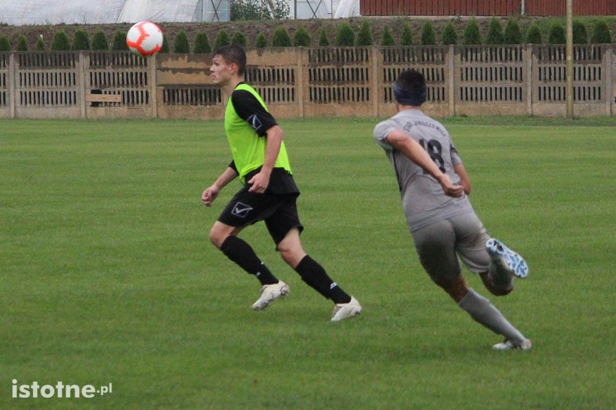 BKS pewnie wygrywa sparing KS Stare Jaroszowice