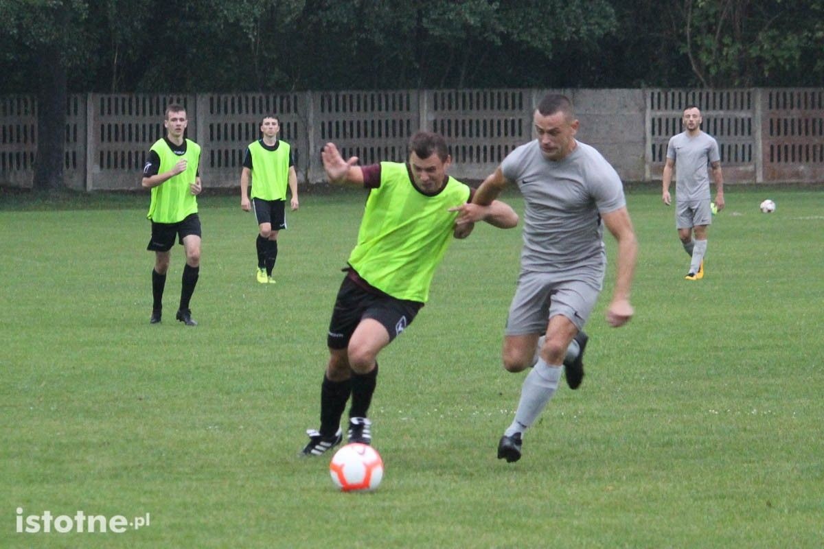 BKS pewnie wygrywa sparing KS Stare Jaroszowice