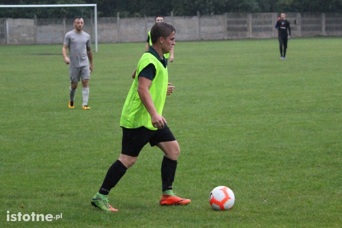 BKS pewnie wygrywa sparing KS Stare Jaroszowice