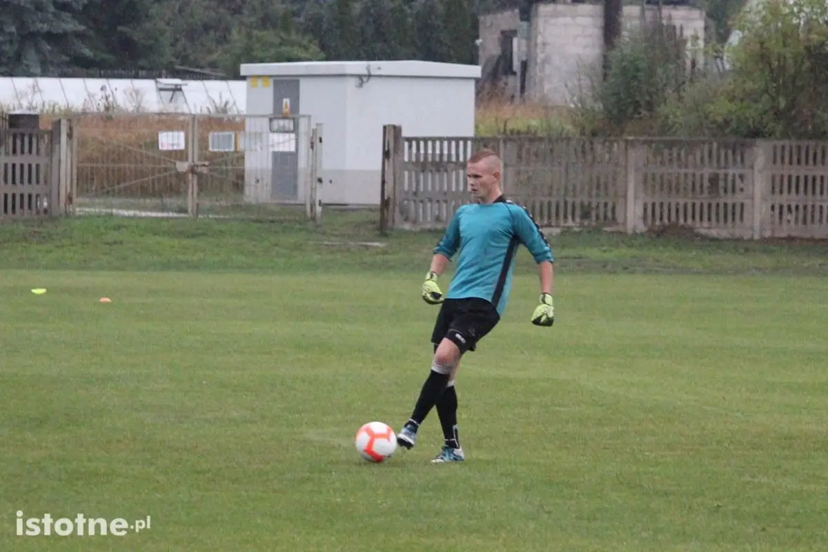 BKS pewnie wygrywa sparing KS Stare Jaroszowice