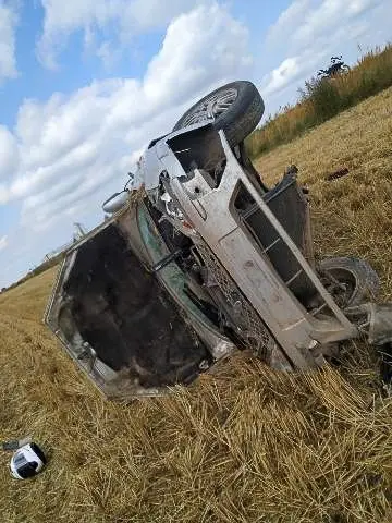 Ford wypadł z drogi. Kierowca był pijany