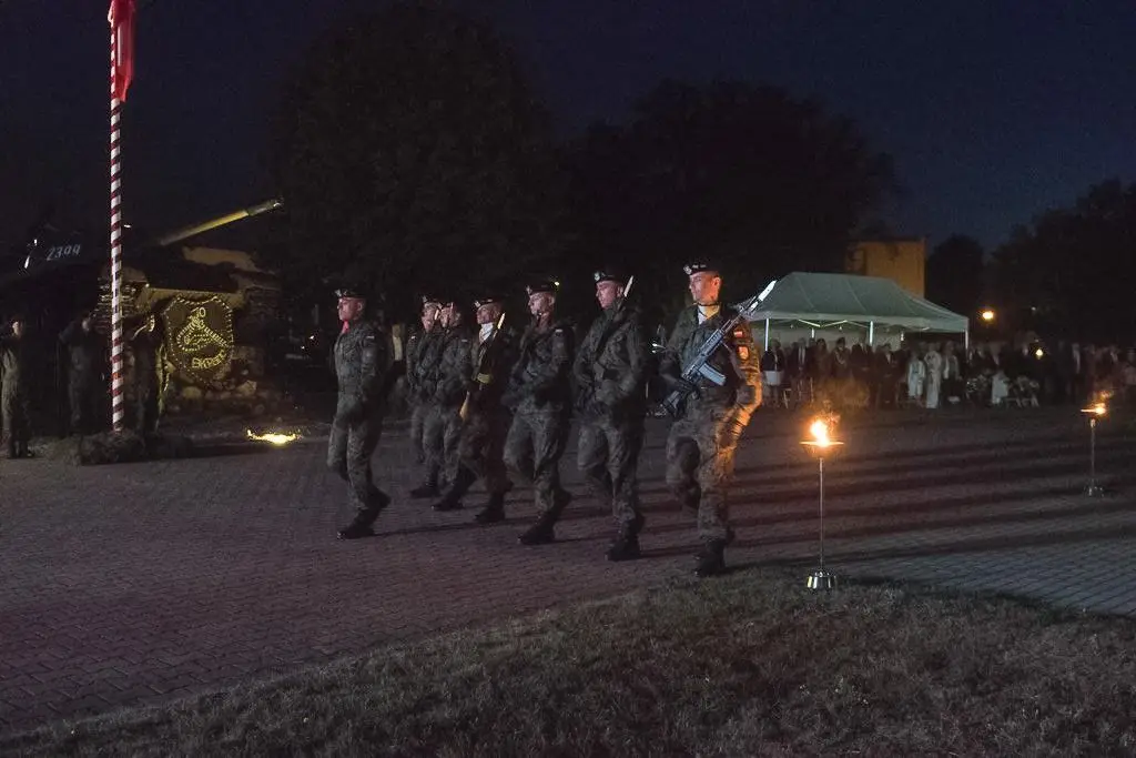 Pancerniacy świętowali po zmroku