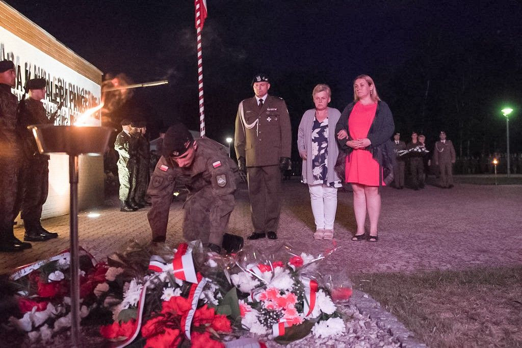 Pancerniacy świętowali po zmroku