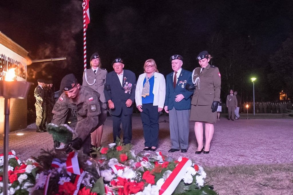 Pancerniacy świętowali po zmroku