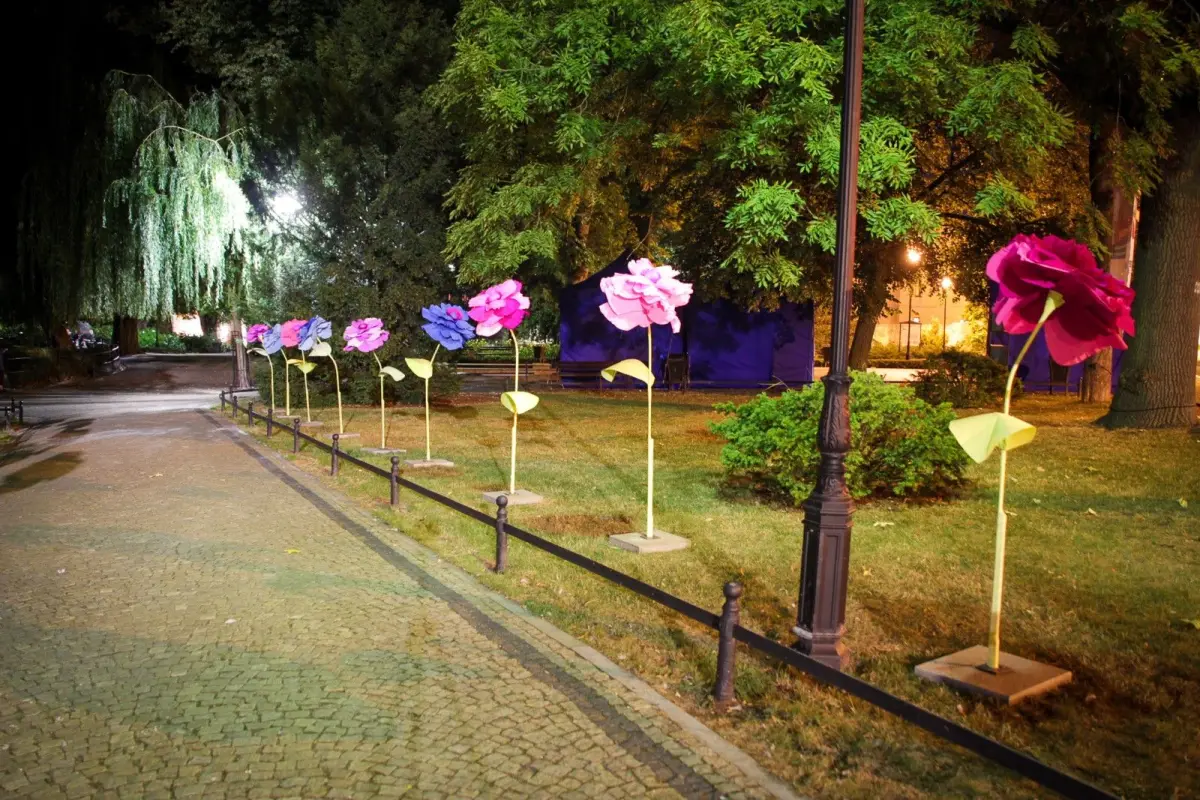 Scenografia w miasteczku glinianym