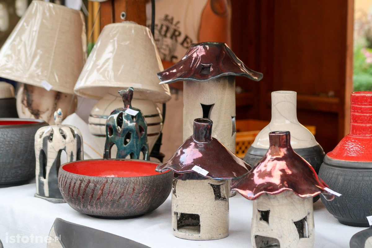 Ceramika na targach ceramicznych w Bolesławcu