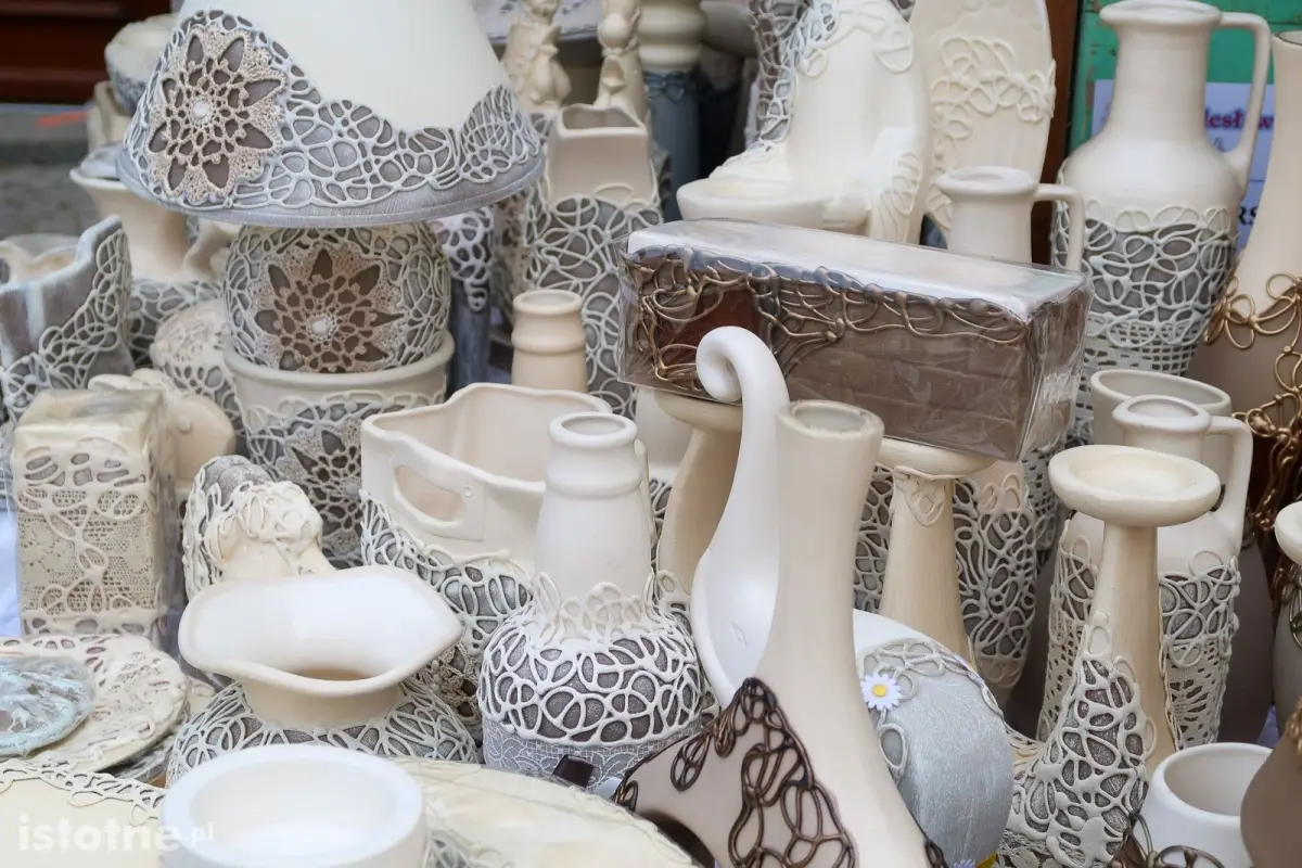 Ceramika na targach ceramicznych w Bolesławcu