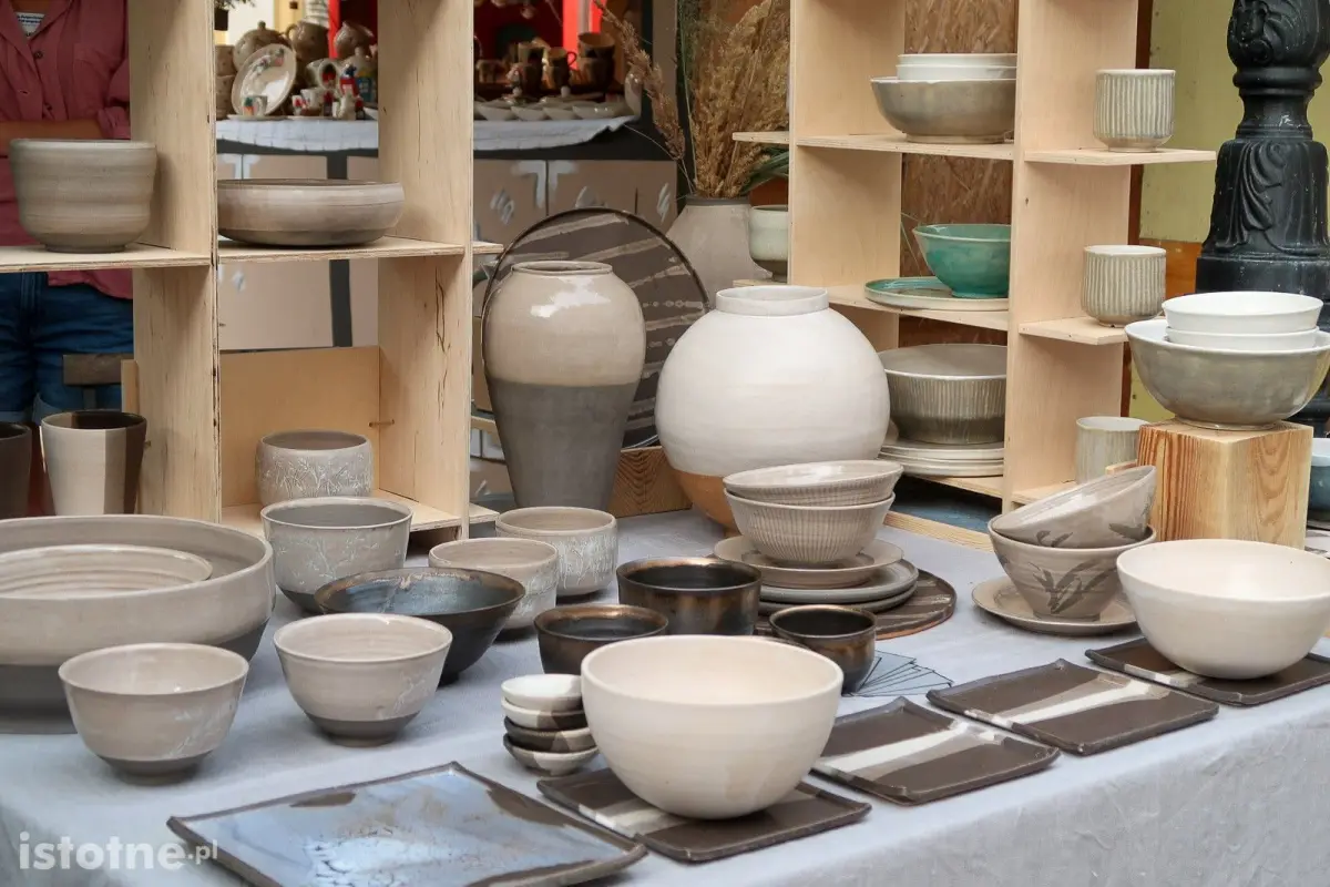 Ceramika na targach ceramicznych w Bolesławcu