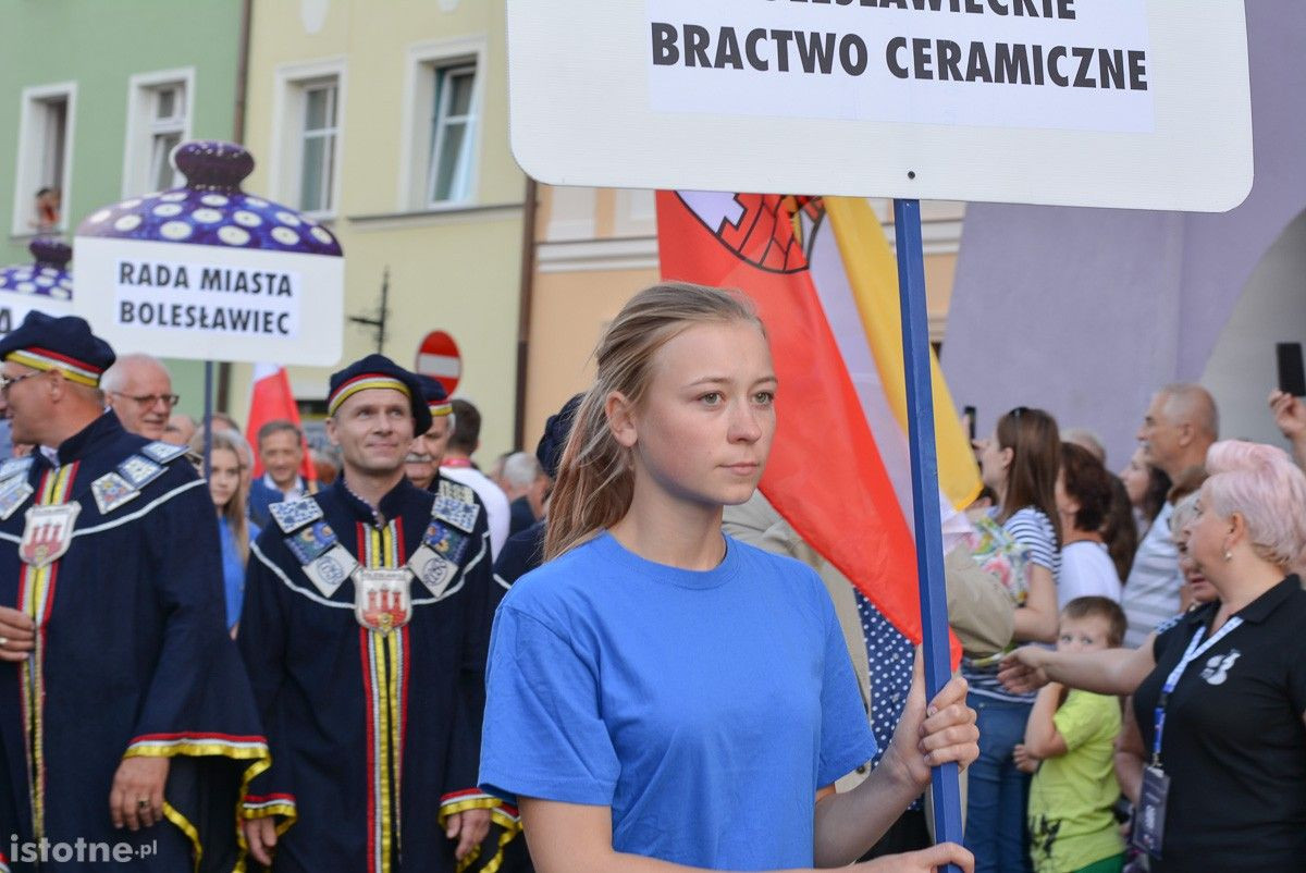 Parada otwierająca 25 Bolesławieckie Święto Ceramiki