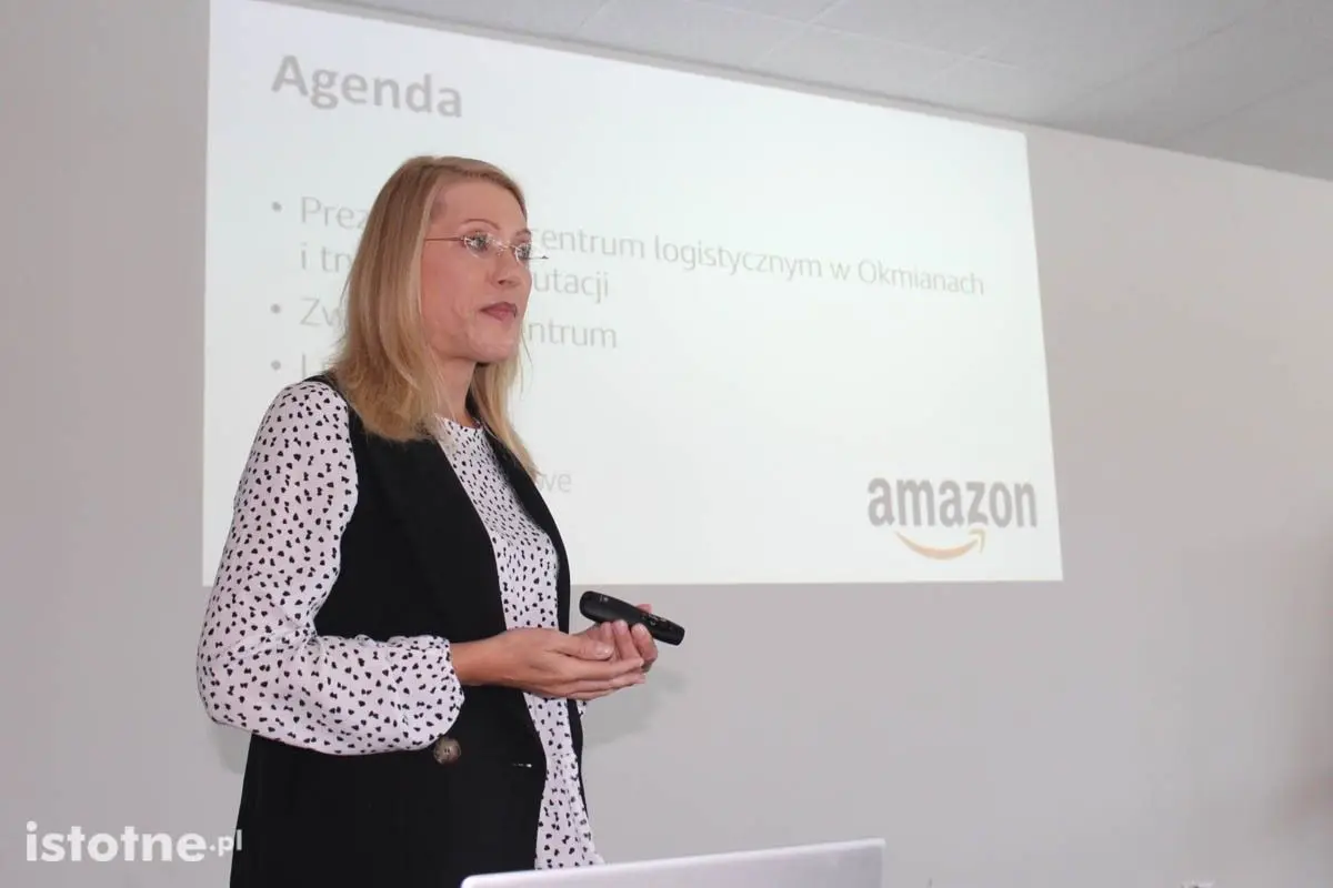 Briefing prasowy w Centrum Amazon w Okmianach