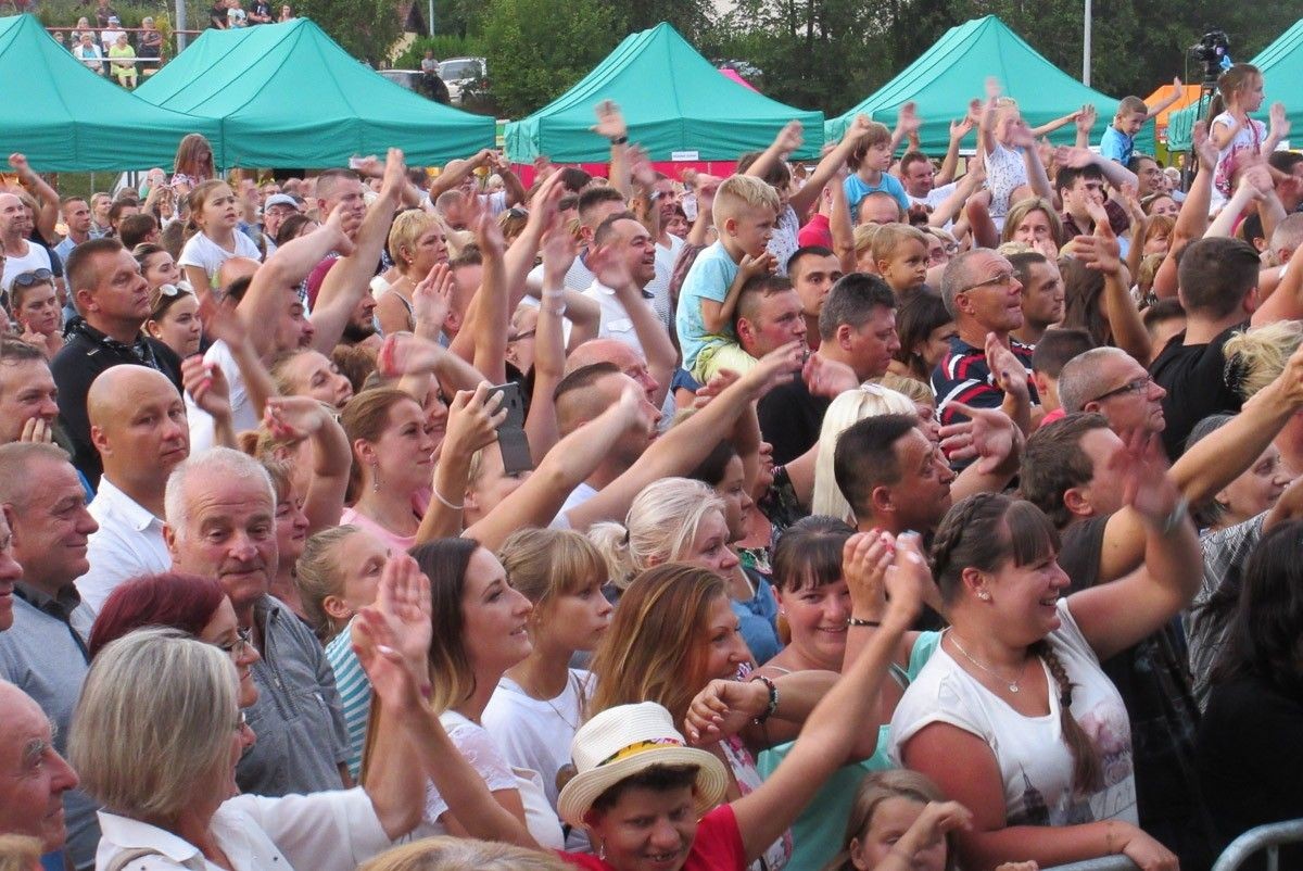 Koncert zespołu Weekend na dożynkach gminnych