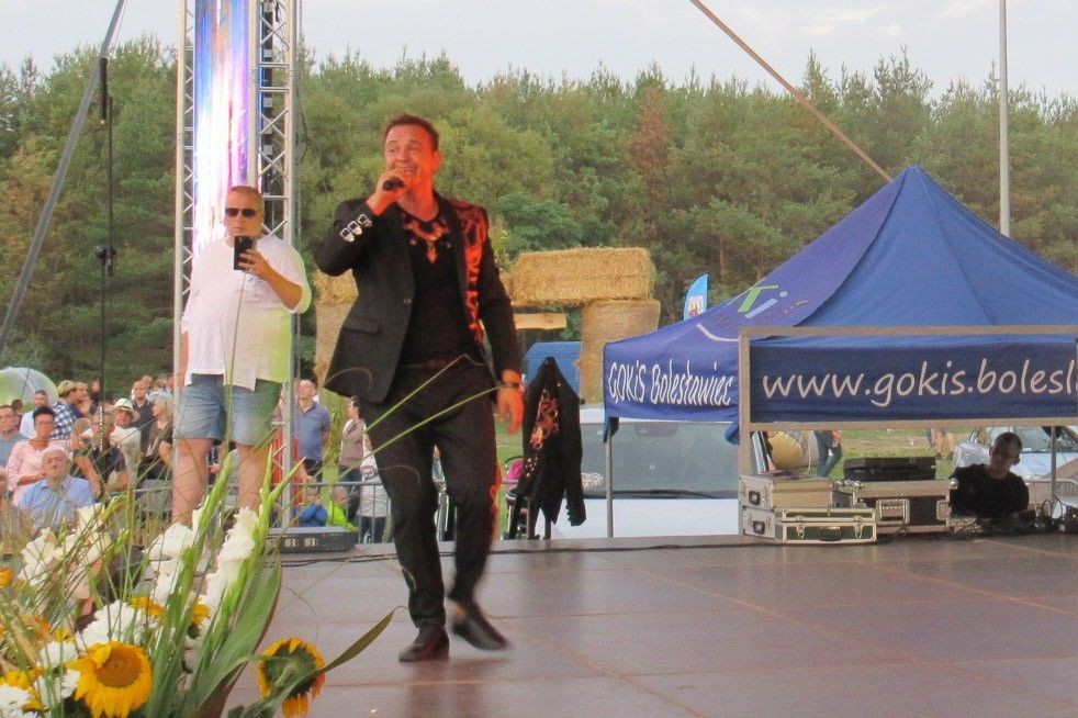 Koncert zespołu Weekend na dożynkach gminnych