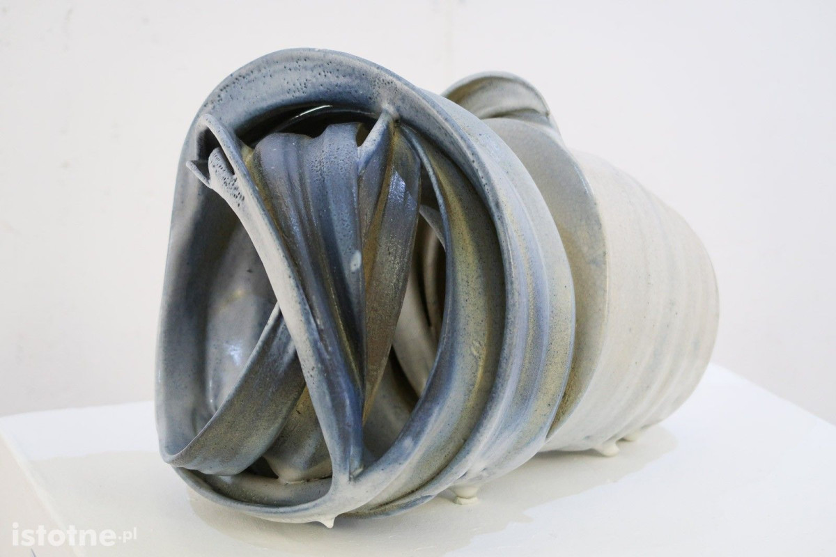 Prace ceramiczne artystów 55 Pleneru Ceramiczno-Rzeźbiarskiego