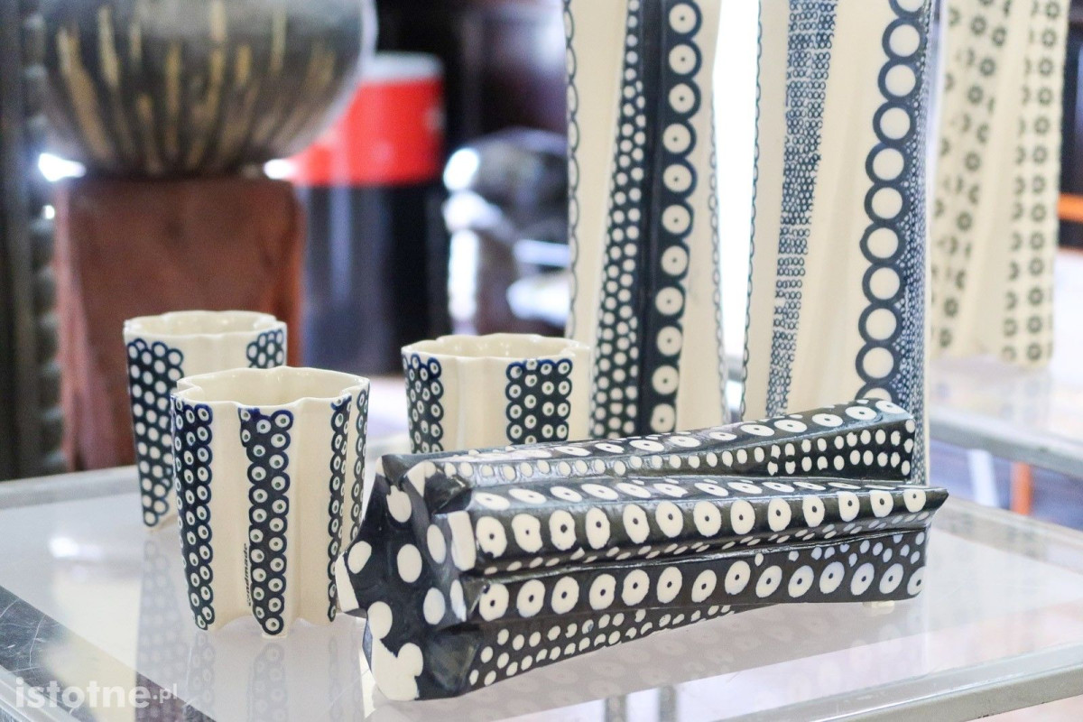 Prace ceramiczne artystów 55 Pleneru Ceramiczno-Rzeźbiarskiego