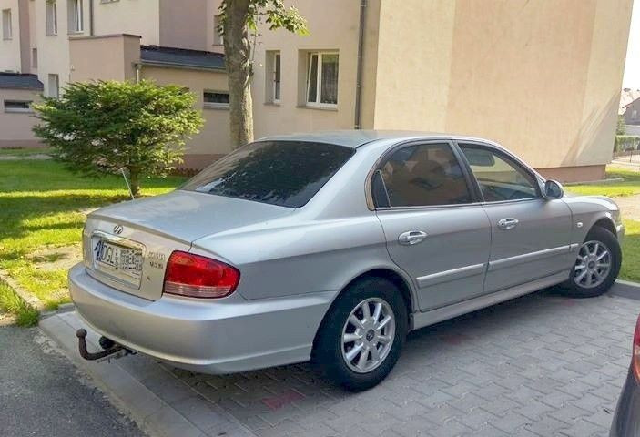 Porzucone auto po napadzie w Gryfowie Śląskim