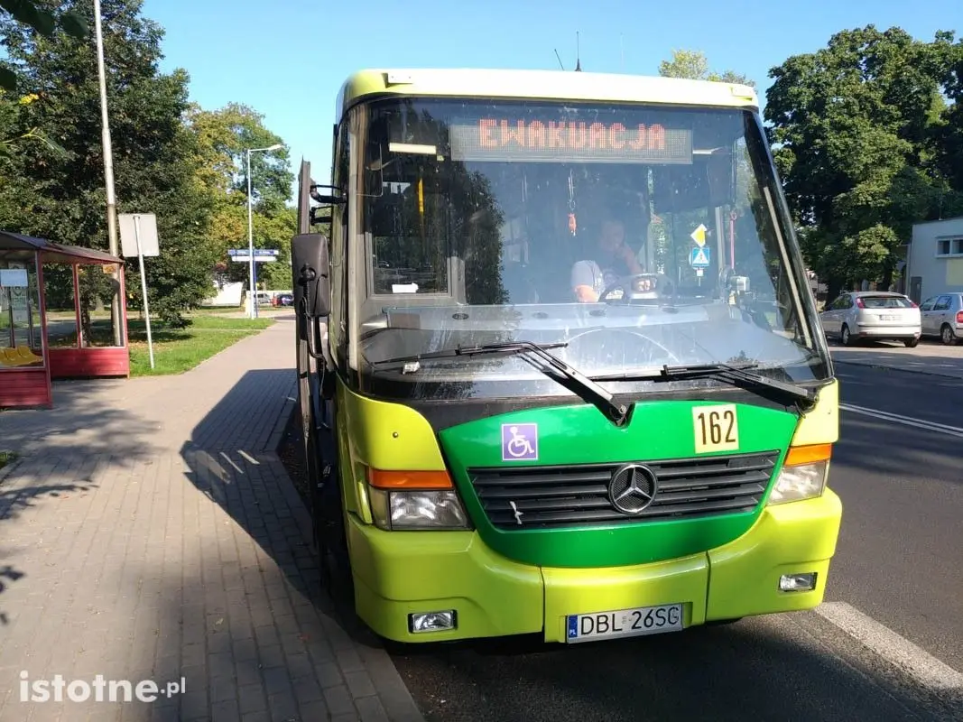 Niewybuchy przy Hutniczej - trwa ewakuacja ludności