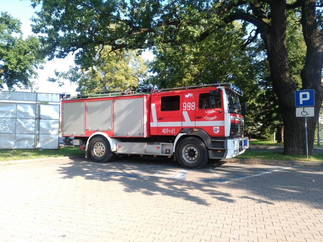 Niewybuchy przy Hutniczej - trwa ewakuacja ludności