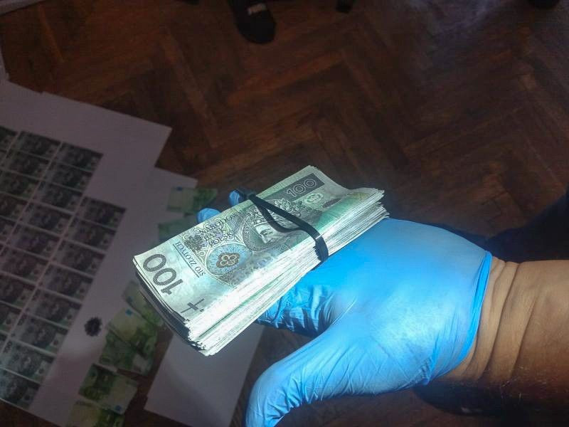21-letni fałszerz pieniędzy aresztowany