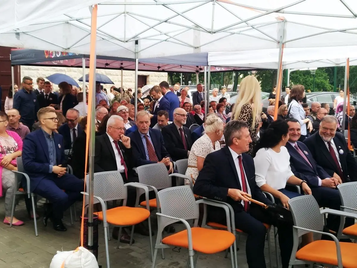 Rozpoczęcie roku szkolnego w budynku szkoły specjalnej