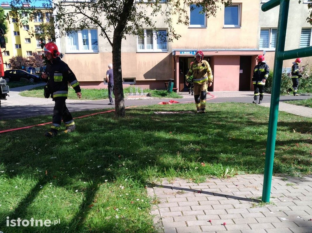 Akcja straży i policji w wieżowcu przy Bielskiej