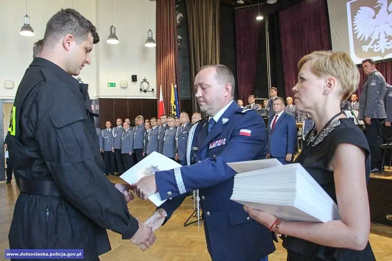 Nowi policjanci ślubowali. 2 z nich będzie służyć w Bolesławcu