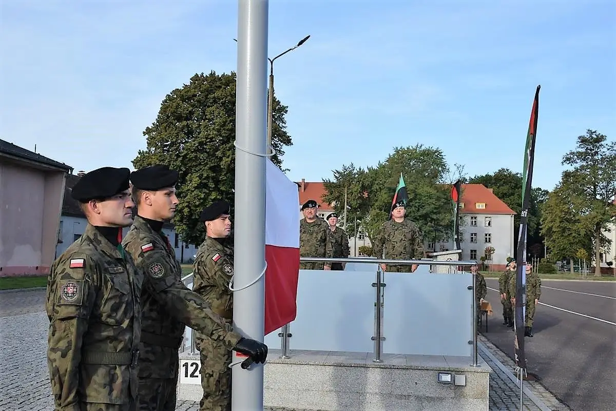 Artylerzyści: elewi dostali broń