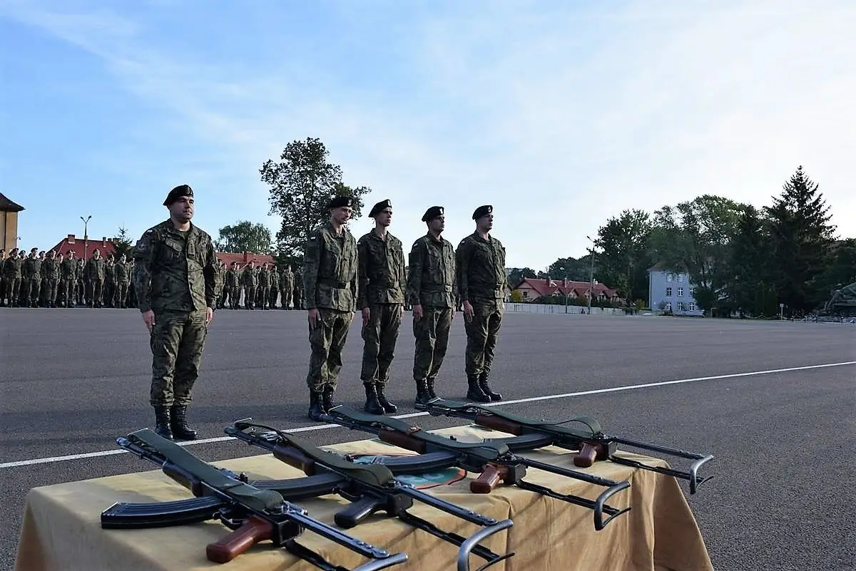 Artylerzyści: elewi dostali broń