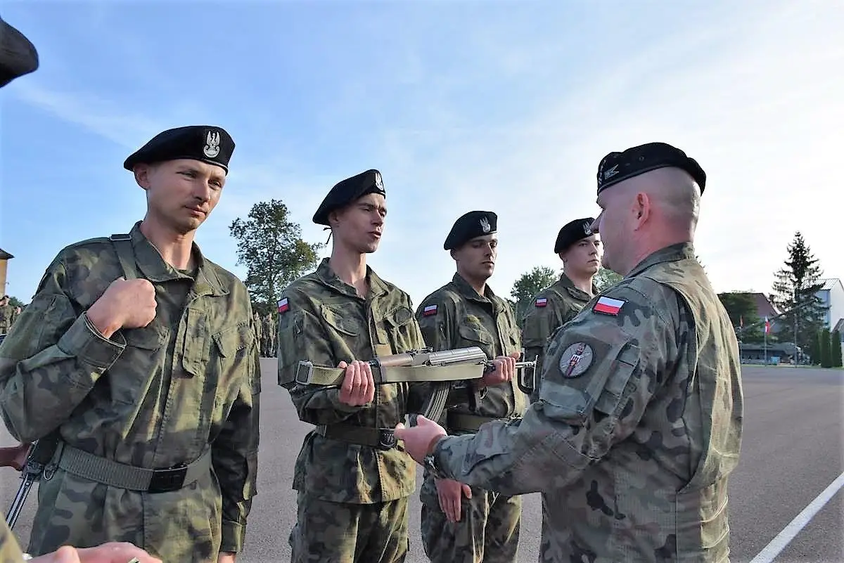 Artylerzyści: elewi dostali broń