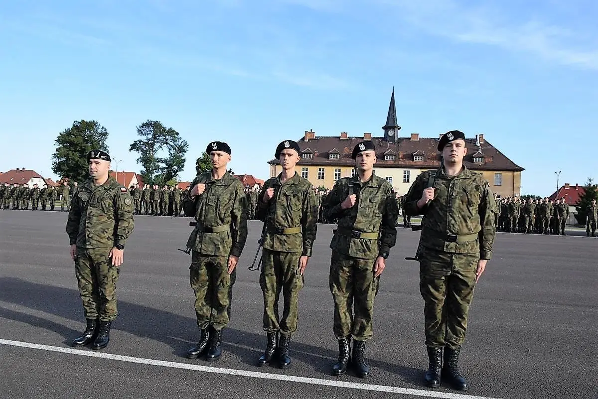 Artylerzyści: elewi dostali broń