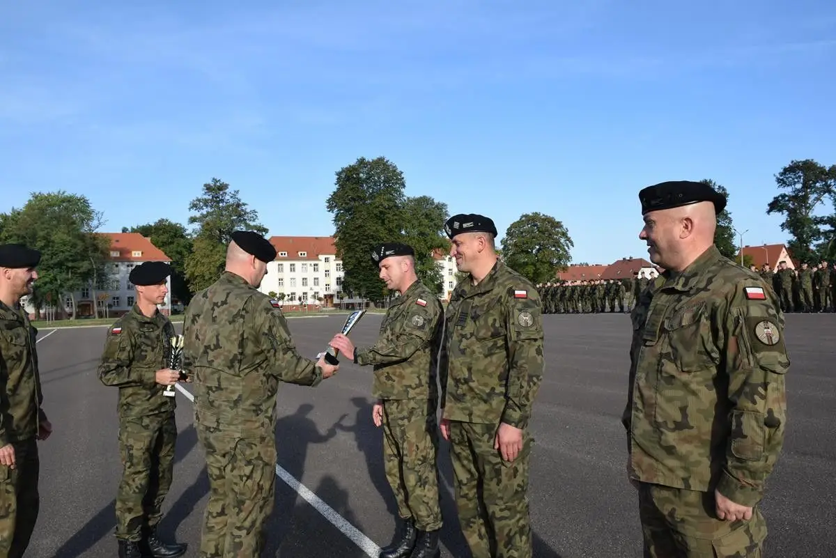 Artylerzyści: elewi dostali broń